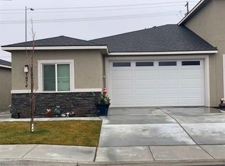 7674 W 10th Pl, Kennewick, WA 99338