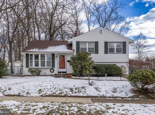 11 E Woodcrest Ave, Maple Shade, NJ 08052