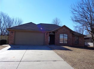 20566 Ember Ln, Harrah, OK 73045
