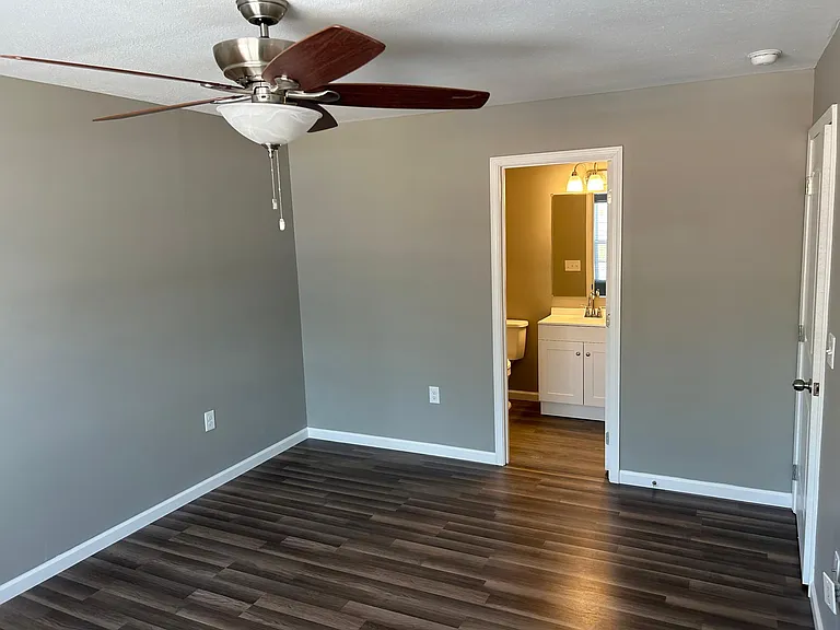 252 Keswick Dr — Photo 11
