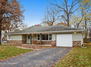 26363 N Walnut Ave, Mundelein, IL 60060