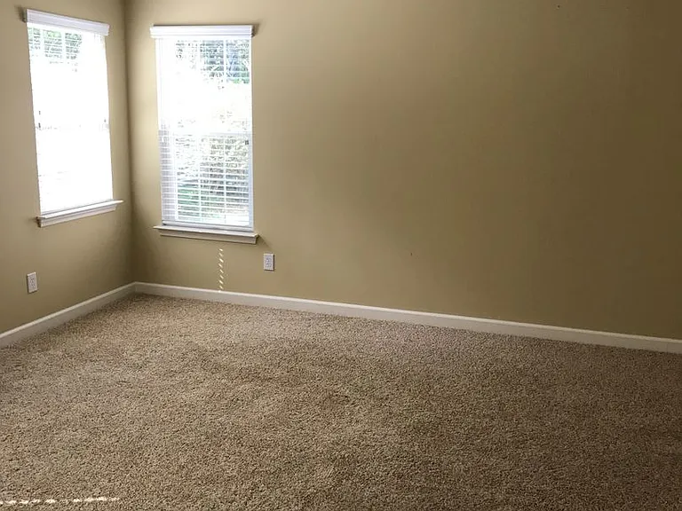 125 Keswick Ln — Photo 6