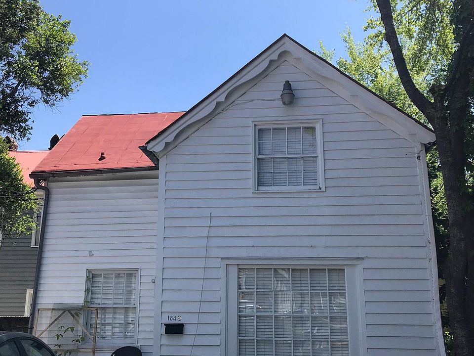separate carriage house behind 184 Rutledge Ave house