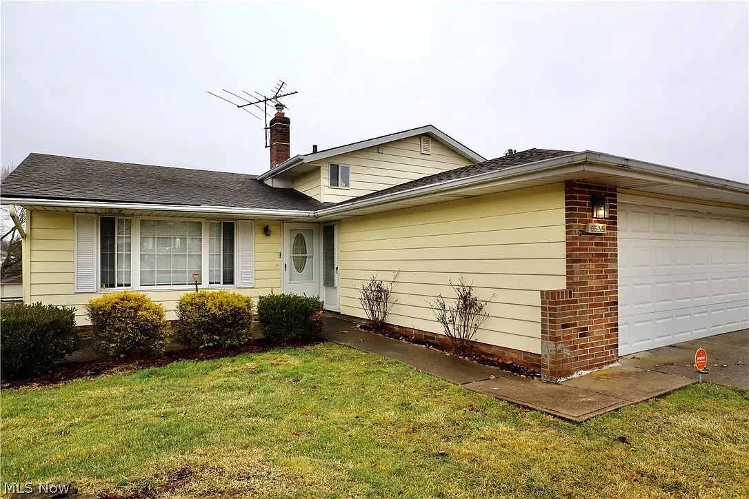 6089 Sunset Dr photo 1