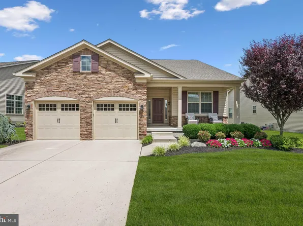 15 Ravenna Dr, West Berlin, NJ 08091