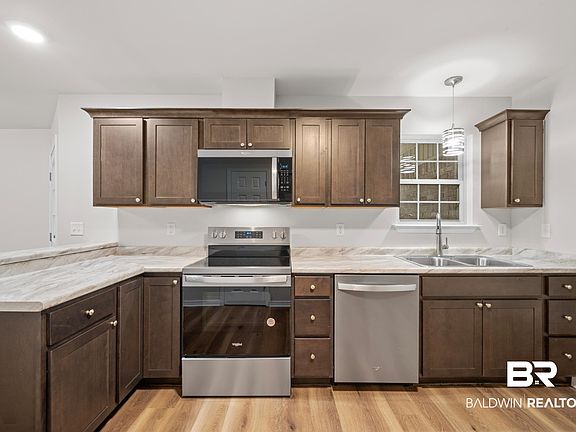 5th image of 303 N Dobson Ave