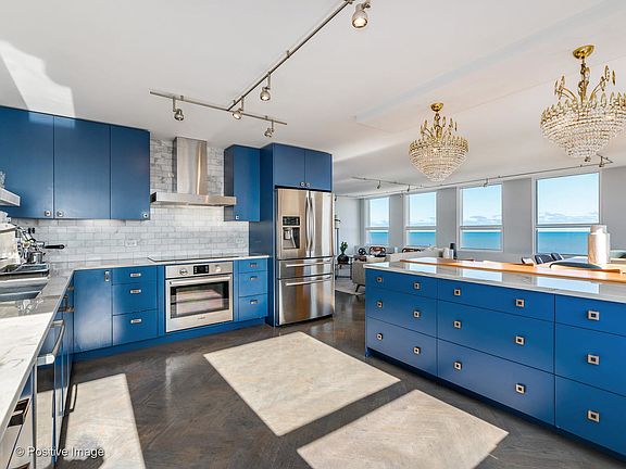 4th image of 2626 N Lakeview Ave #2507-08