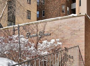 Summit House, Milwaukee, WI 53202