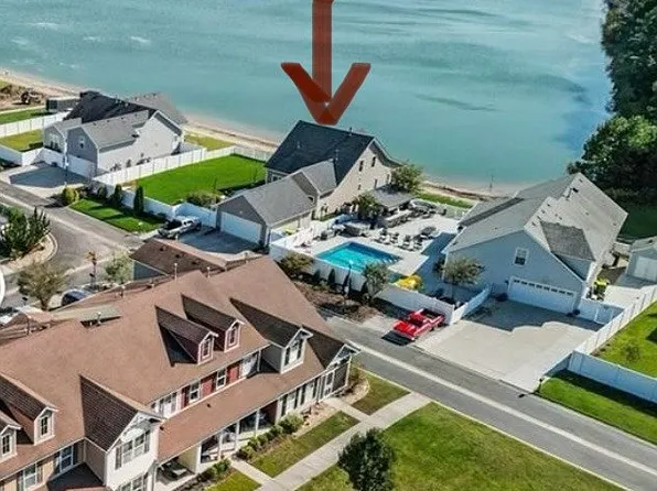 2720 Gaston Ln, Virginia Beach, VA 23456