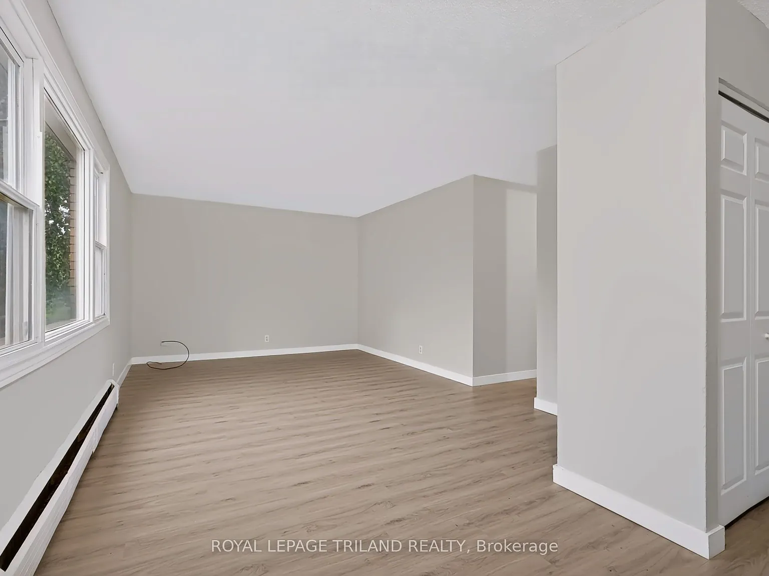 1566 Allen Pl — Photo 2