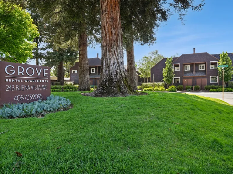 Grove Apartments — Photo 44