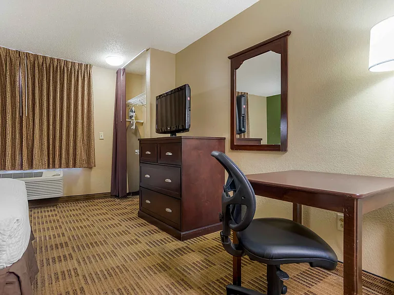 Studio Suite - 1 Queen Bed
