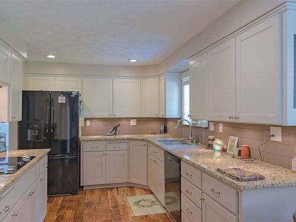 4th image of 5123 N Vista Ct