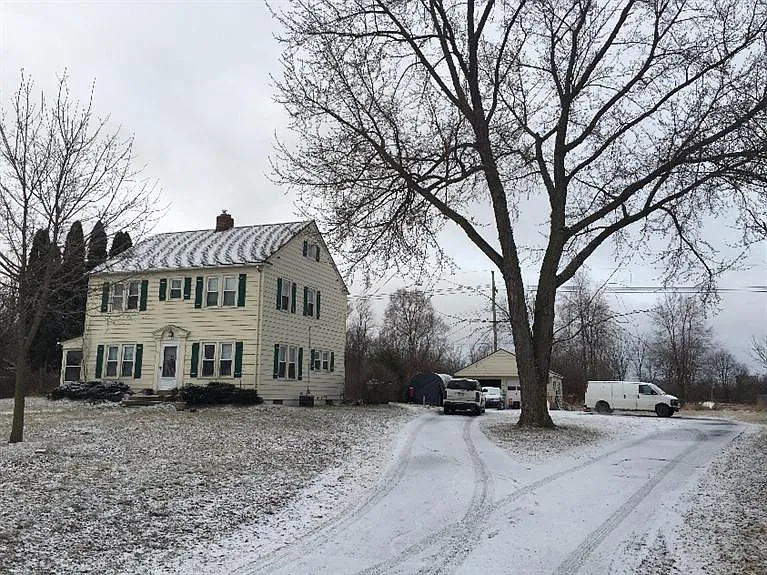 9699 Main St photo 1