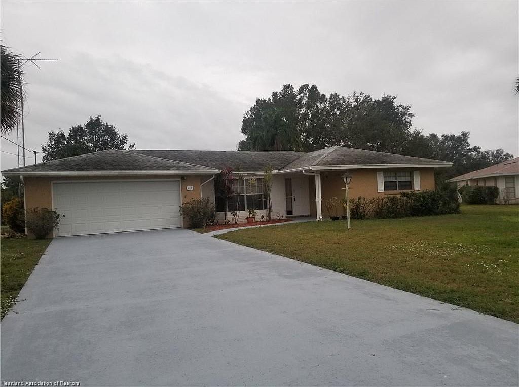 112 Kings Ct Nw Lake Placid Fl 33852 Mls 277074 Zillow