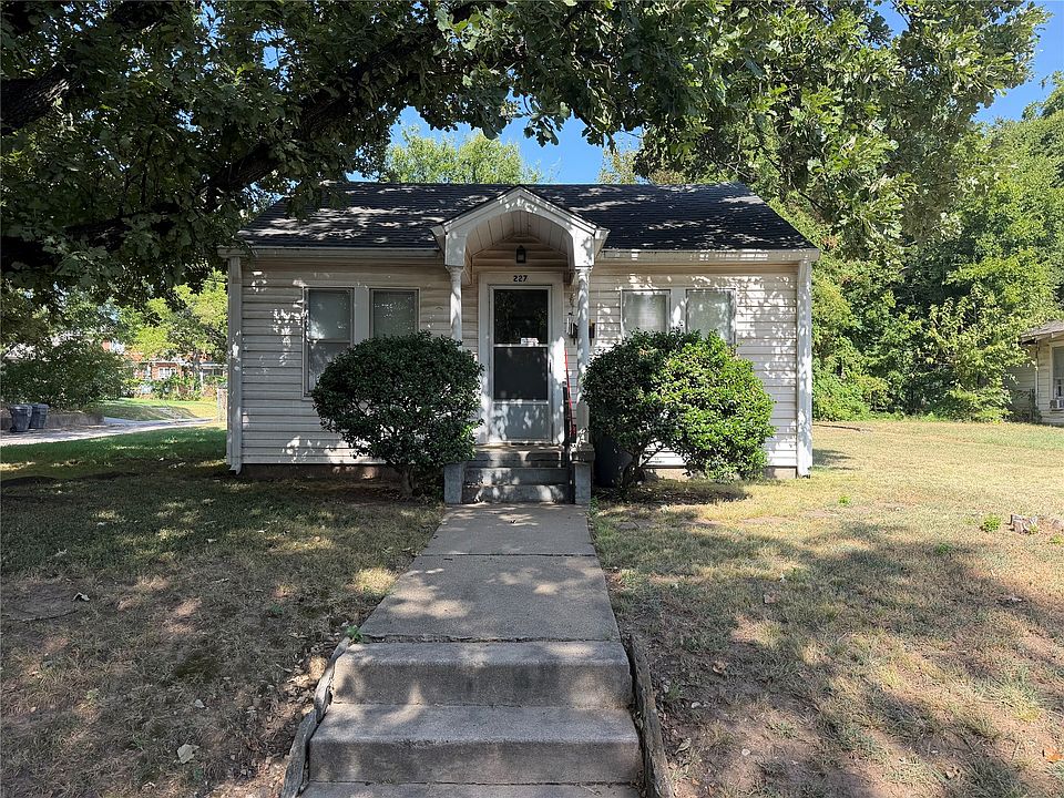 1st image of 227 B St SW