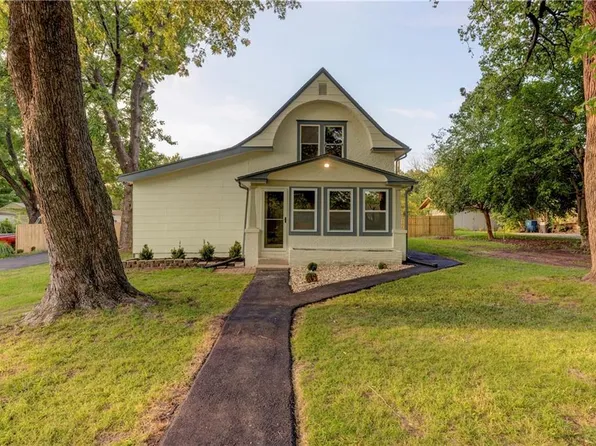 10114 E 11th St S, Independence, MO 64053