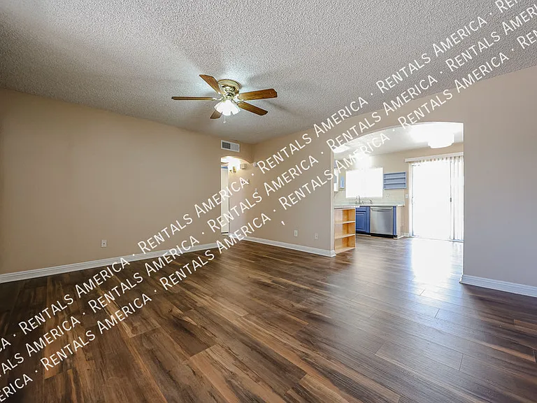 1117 W Auburn Dr — Photo 6