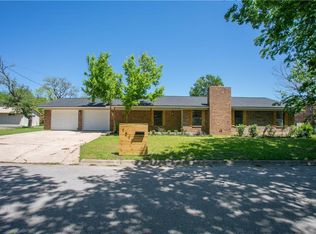 1013 N Boundary St, Burnet, TX 78611