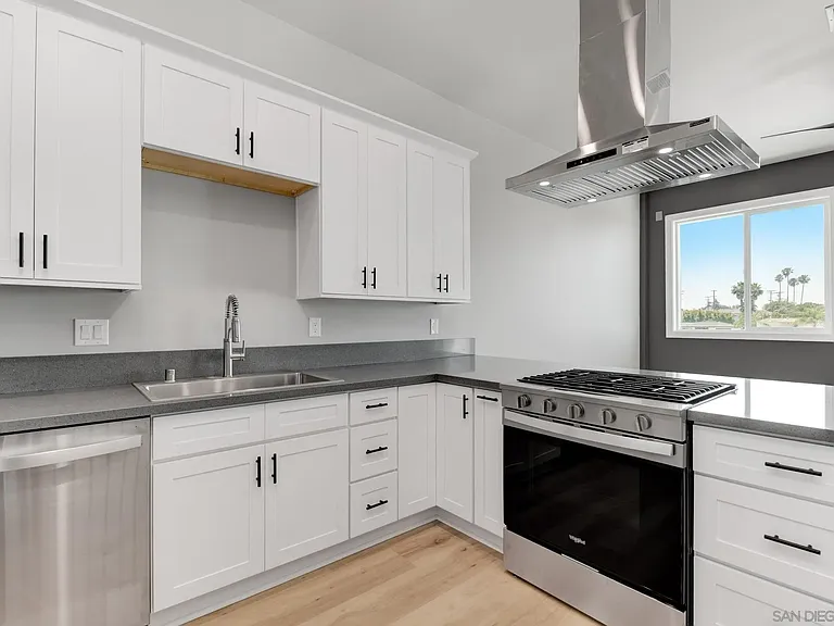 5434 Church Ave — Photo 10