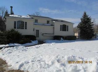 21 Charme Rd, Tewksbury, MA 01876