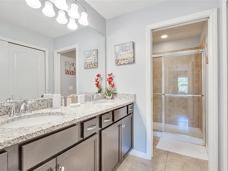 8827 Geneve Ct — Photo 40