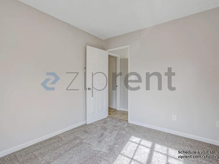 908 Beechwood Cir — Photo 6