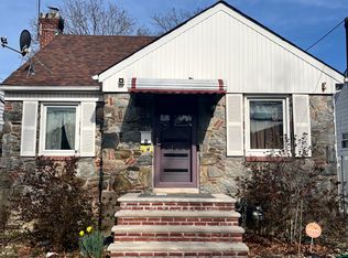 17 Georgia St, Valley Stream, NY 11580