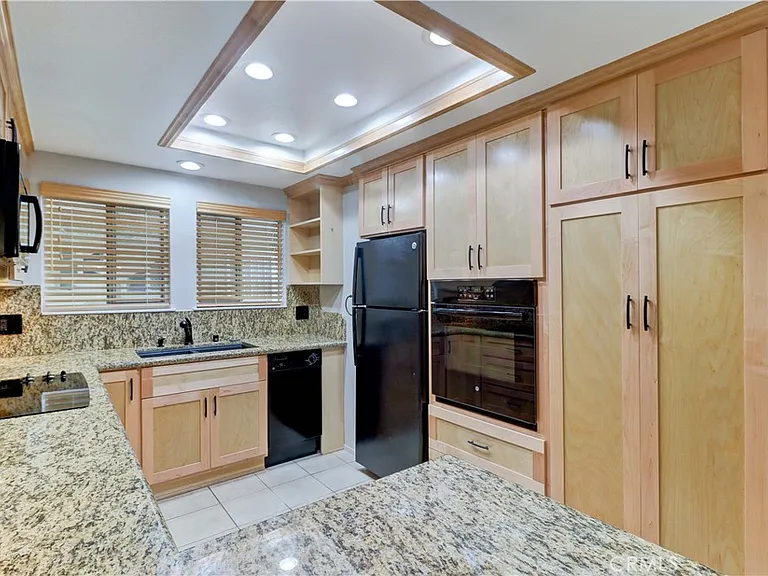 661 Avenida Sevilla #B — Photo 16