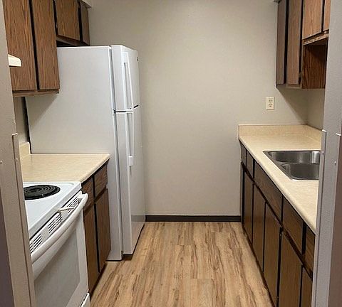 3rd image of 305-315 S Eyder Ave #1