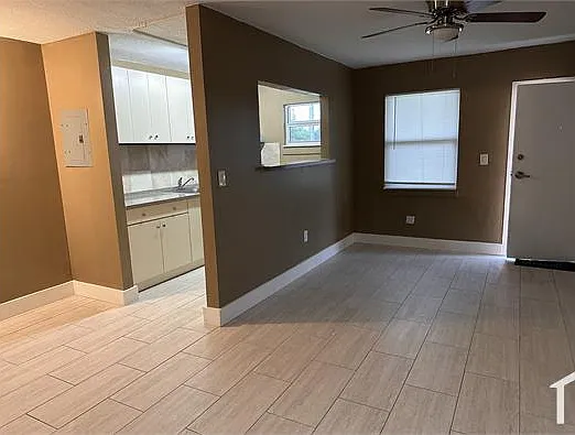 130 SW 4th Ave #18 — Photo 1