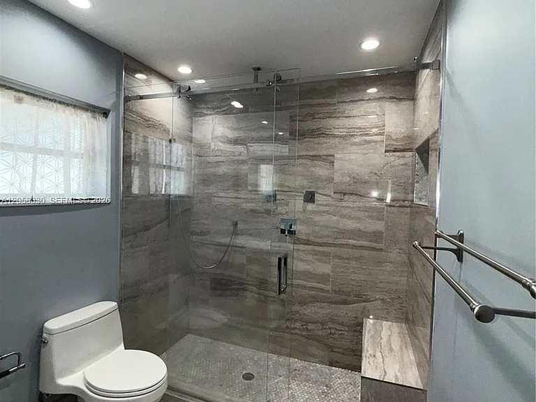 1560 NW 12th Way — Photo 14