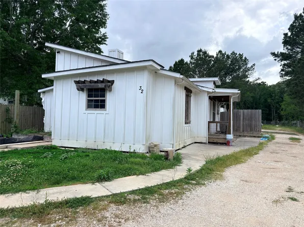 32 County Road 3405, Cleveland, TX 77327