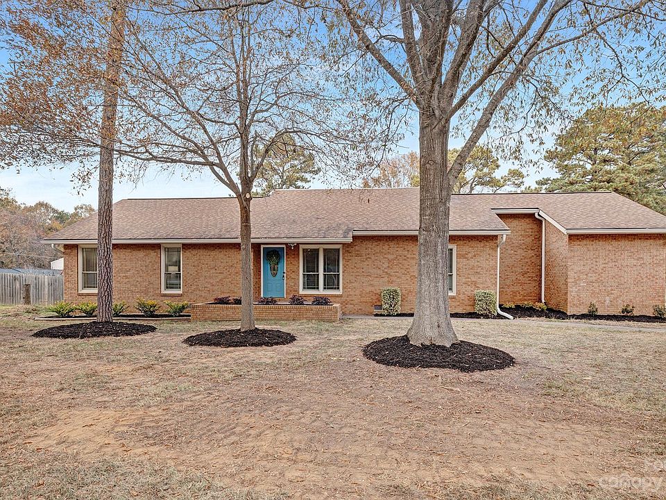 1st image of 8530 Amelia Dr