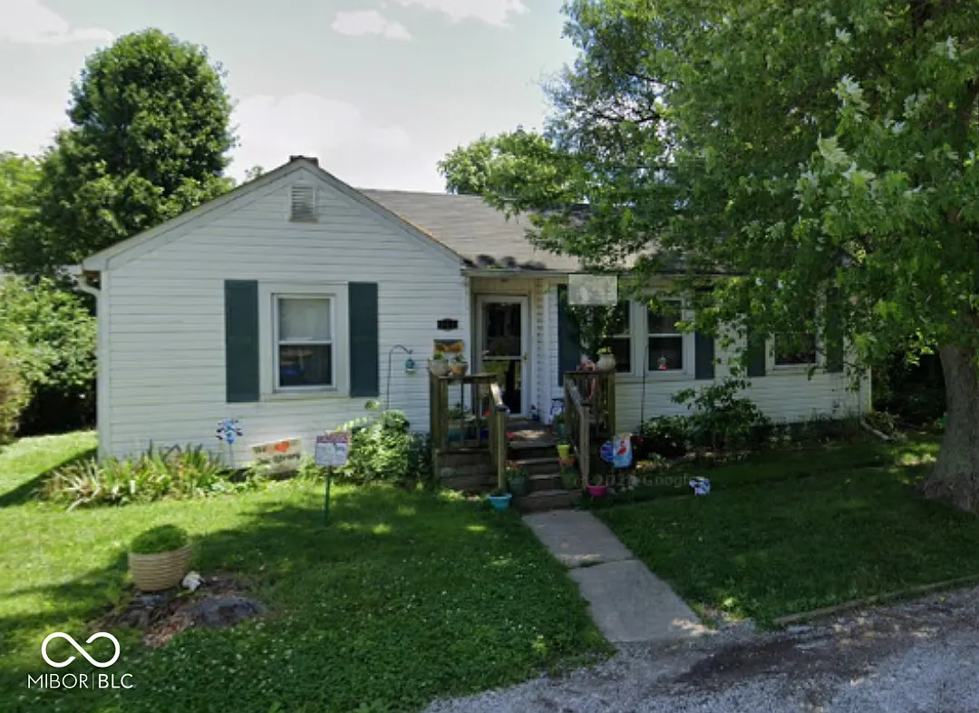 321 Maple Ln photo 1