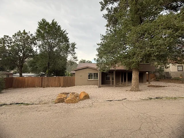 122 Nob Hill Drive - 1 — Photo 2