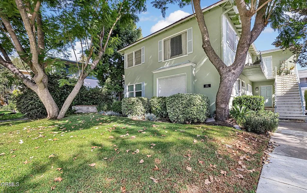 2 bed, 1.0 bath, 1000 sqft, $3,000 — Photo 1