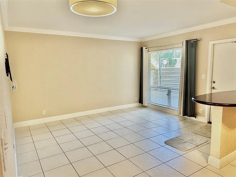 2190 SE 5th St #3-B — Photo 1