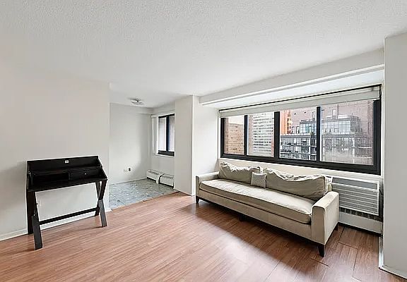 3rd image of 77 Fulton St APT 27G