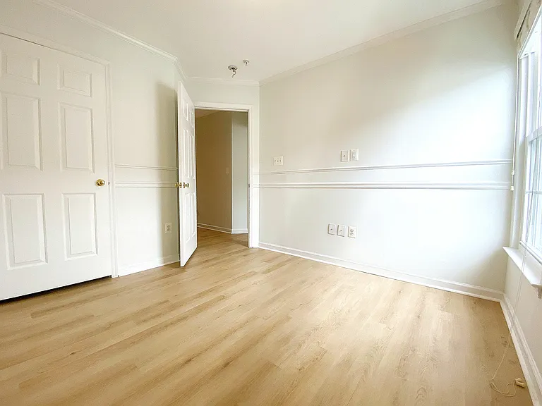 710 Market St E — Photo 29