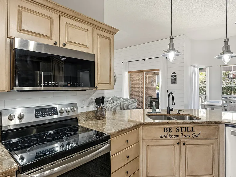 329 Sailfish Cir — Photo 9