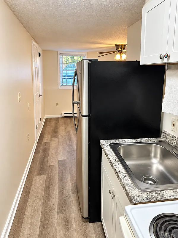 1 bed, 1.0 bath, $1,250 — Photo 2