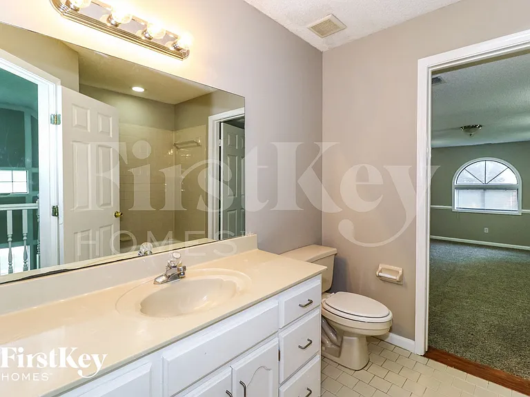 8686 Chris Suzanne Cir — Photo 14