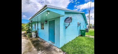 76 SW 8th Ave Photo 1