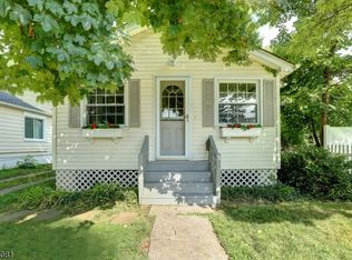 3 Allen Pl, Morris Plains, NJ 07950