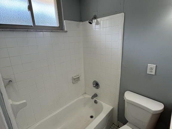 4th image of 724 Delta Ave APT 4