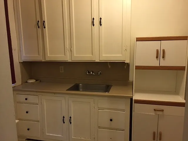 228 2nd Ave E — Photo 8