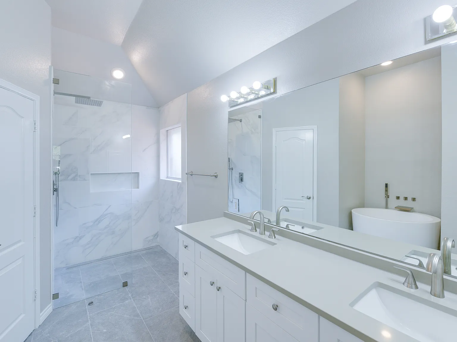 4 bed, 2.5 bath, 2155 sqft, $3,095 — Photo 3