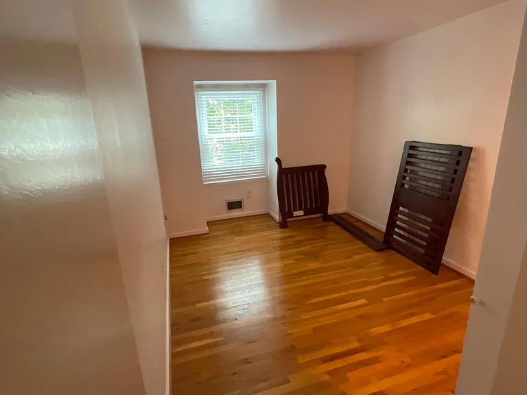 3891 Chain Bridge Rd — Photo 10