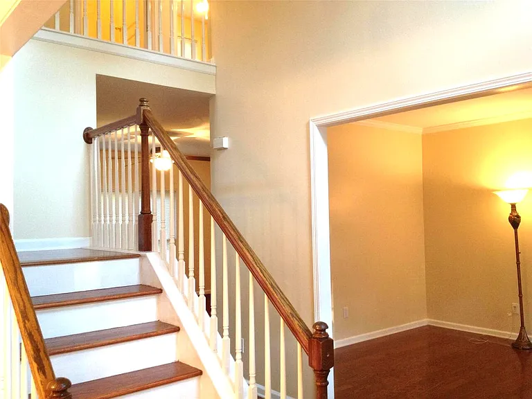 699 Oakview Trl — Photo 3